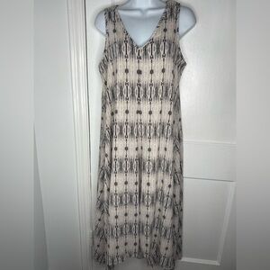 CARMEN MARC VALVO Black and Cream Patterned Dress.